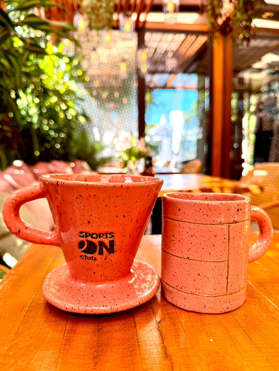 Conjunto Xícara + Coador de Café em Cerâmica Artesanal